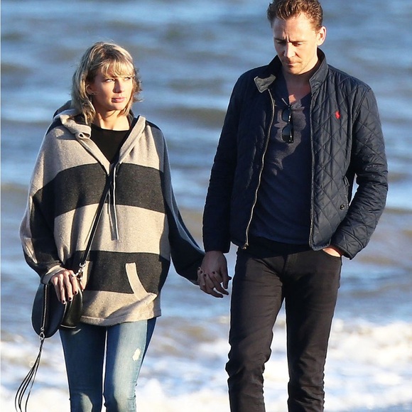 AS SEEN ON TAYLOR SWIFT - Rebecca Minkoff Mara Crossbody Bag - Picture 4 of 12